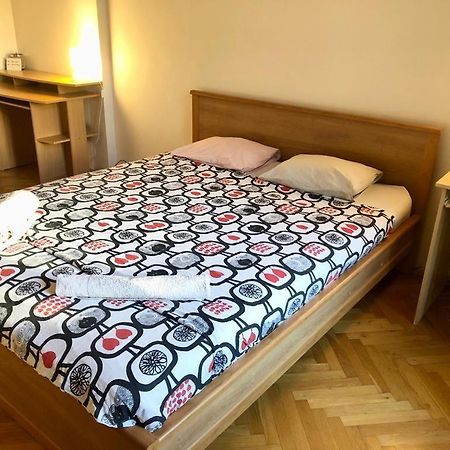 פראג Chez Jitka Et Gautier - A Great Alternative To A Hotel מראה חיצוני תמונה