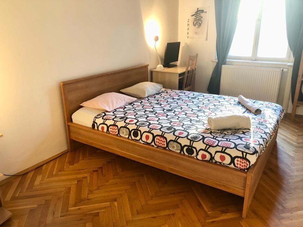 פראג Chez Jitka Et Gautier - A Great Alternative To A Hotel מראה חיצוני תמונה