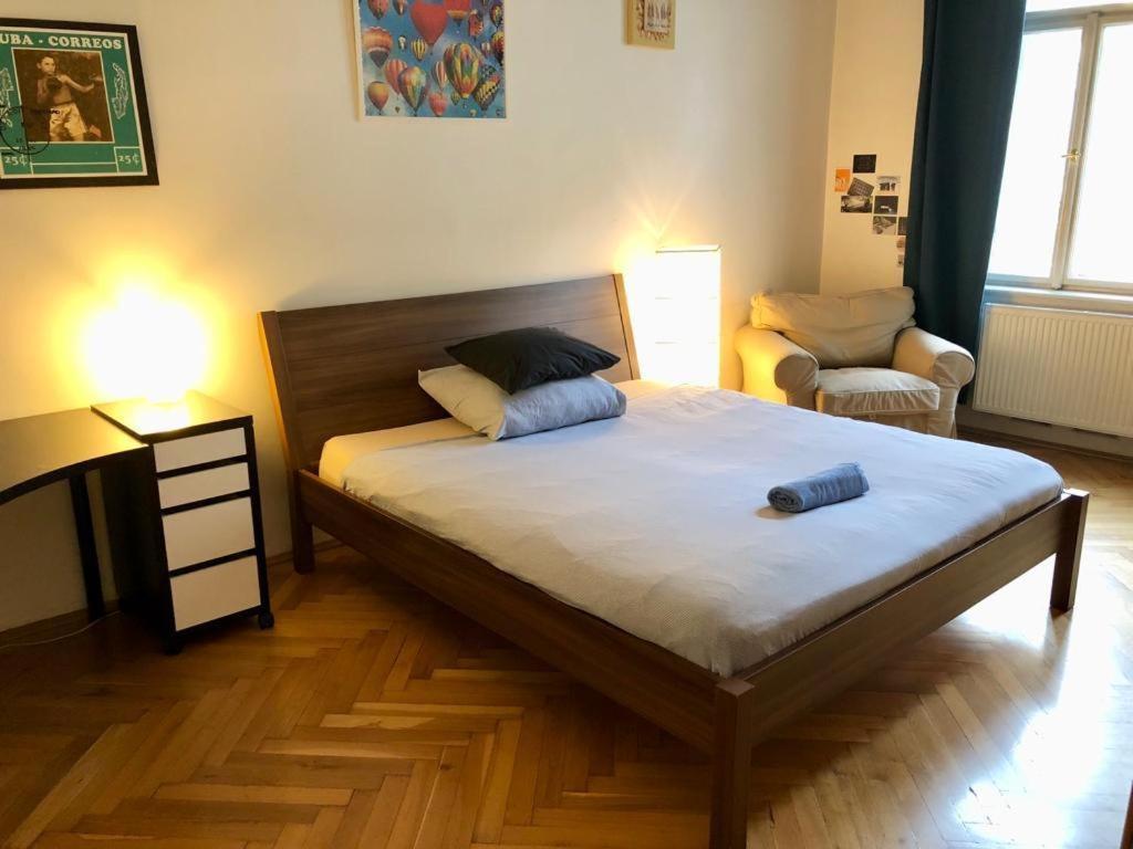 פראג Chez Jitka Et Gautier - A Great Alternative To A Hotel מראה חיצוני תמונה