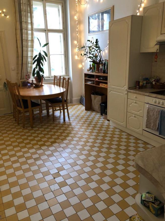 פראג Chez Jitka Et Gautier - A Great Alternative To A Hotel מראה חיצוני תמונה
